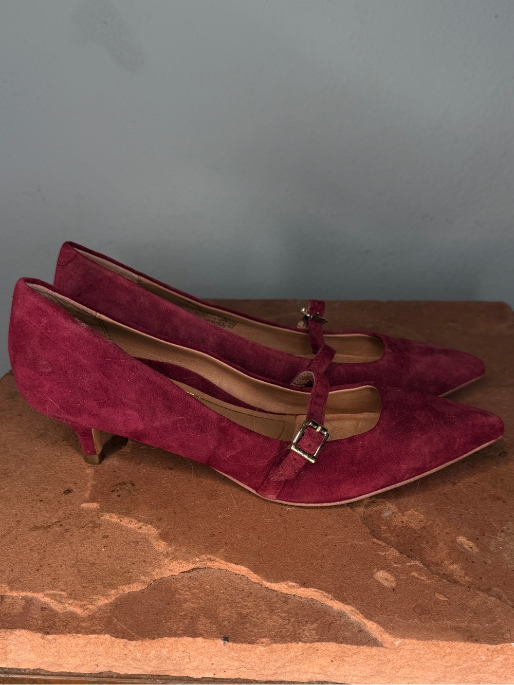Vionic Suede Heels